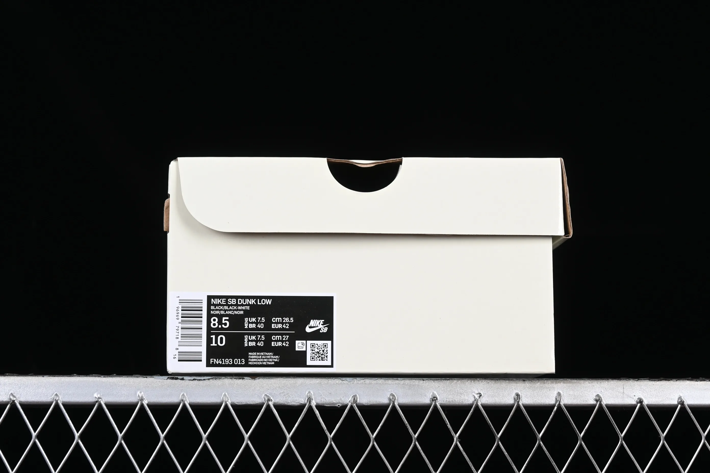 All categories Nk SB Dunk Series Nk SB Dunk Low low-top sneakers Eminem x Carhartt x Nk Dunk SB three-party joint brand electroplated black silver SB low-top casual sneakers FN4193-013